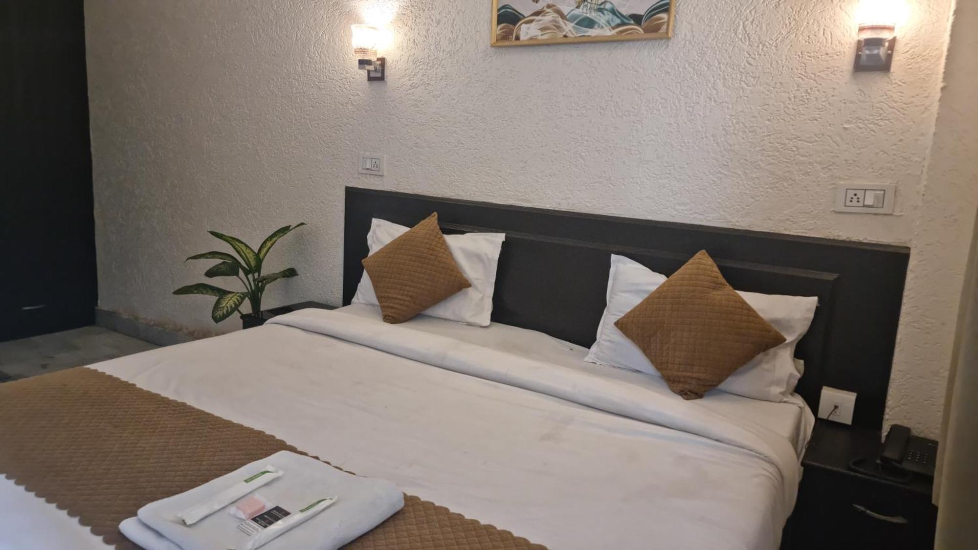 Praana Wellness Resort By Around Stays Rishīkesh Exterior foto